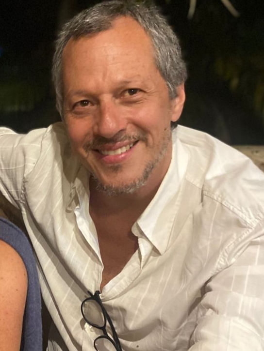tradutor juramentado Leandro Moura  sintra