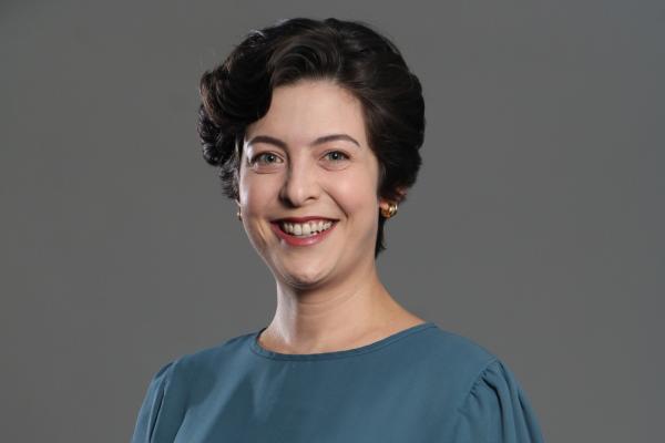 tradutor juramentado Paloma Bueno Fernandes dos Santos  sintra